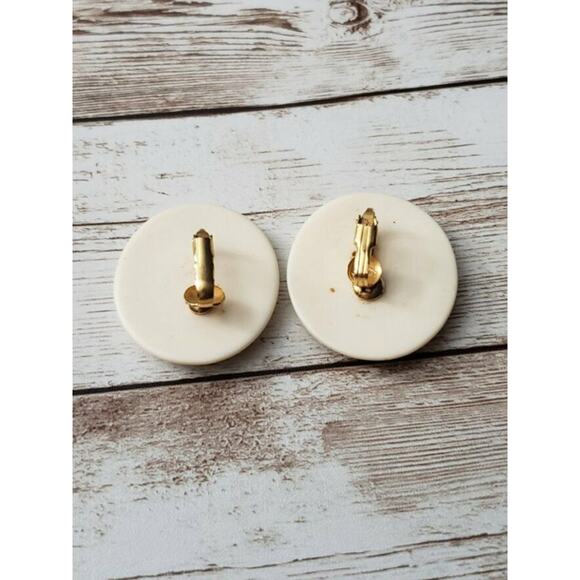 Vintage Clip On Earrings Cream with Floral Pattern Oval - 1 & 3/8" - Picture 3 of 5